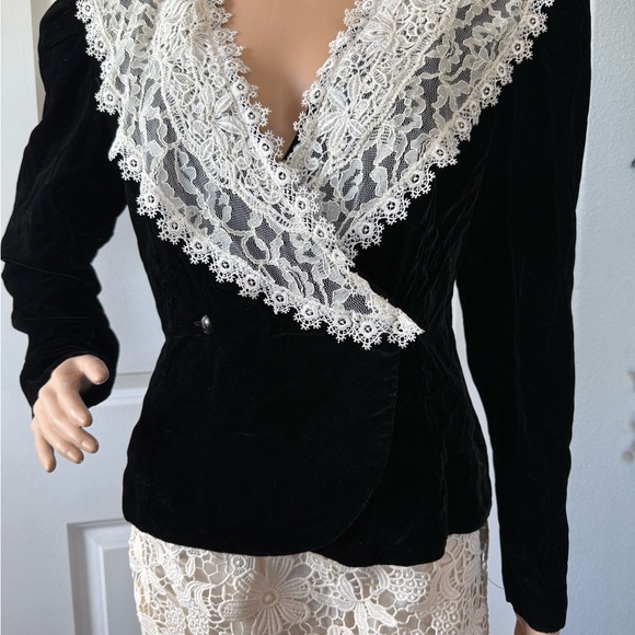 Vintage 90s | Cachet | black with ivory lace collar coquette velvet blazer S 🖤 - Picture 3 of 12